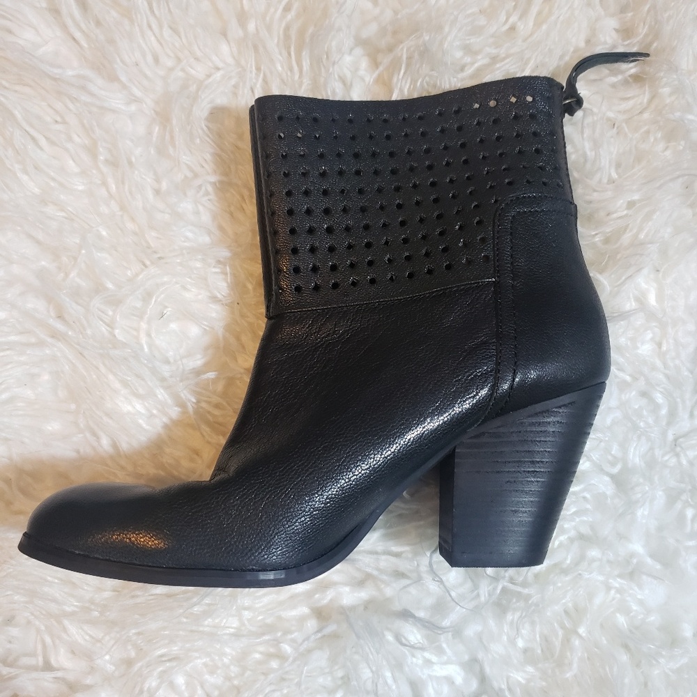 NINE WEST HIPPY CHIC BOOTIE BLACK LEATHER SZ 8